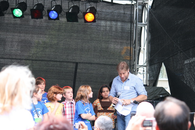 gal/2010/2010 Saitentwist Essen Original Moderation und Kinderbuehne 11.09/2010 Saitentwist 11.09. Moderation Essen Original HIrschlandplat 031.jpg